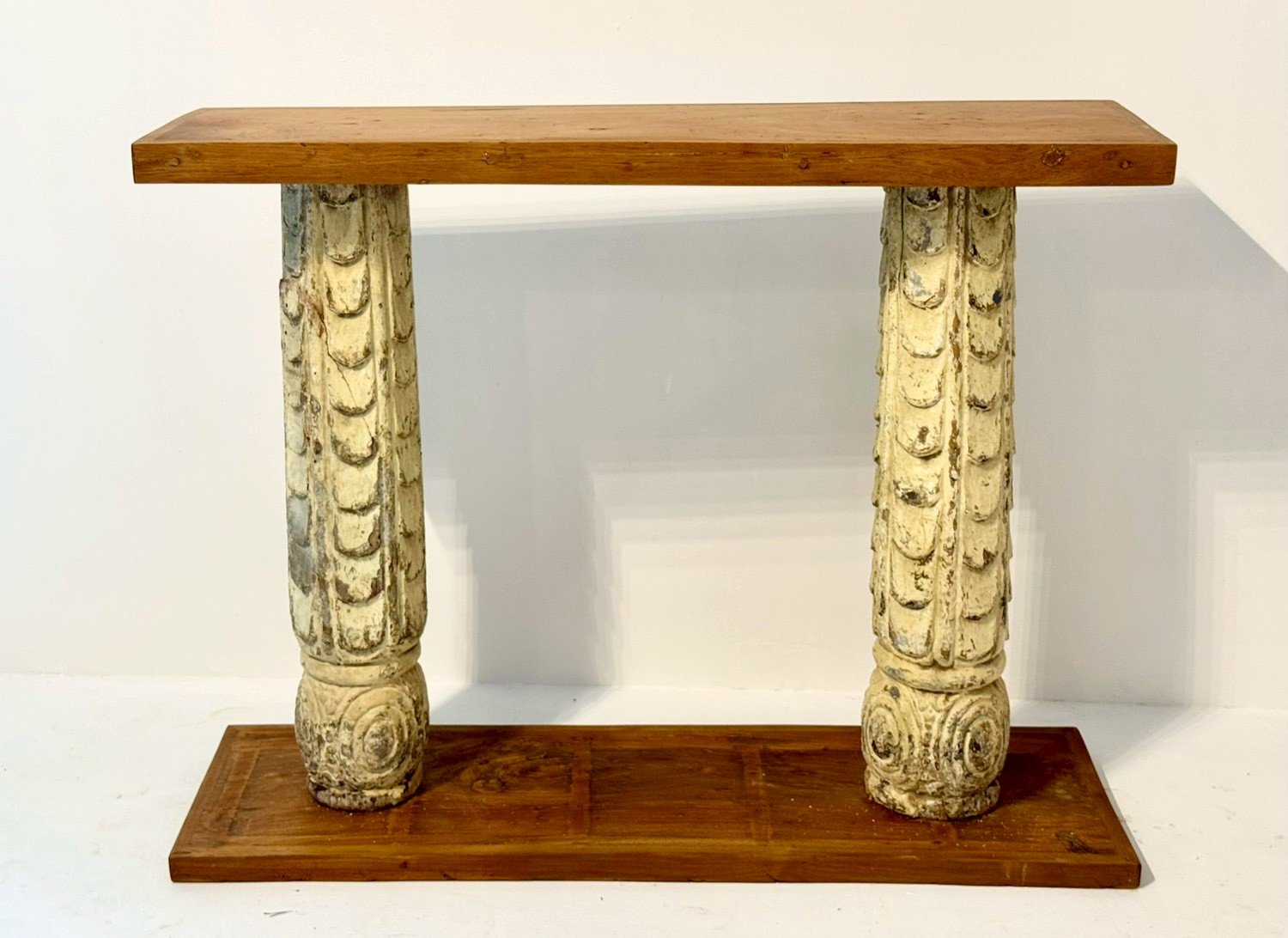 pillar console tableb