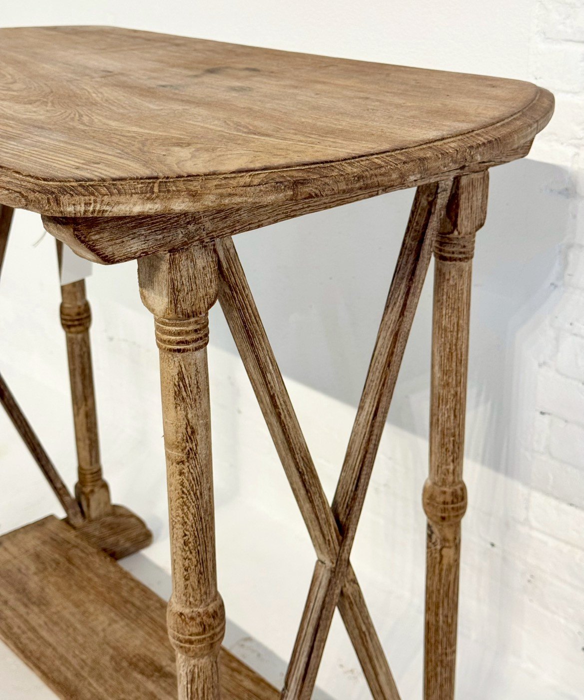  rooms side table