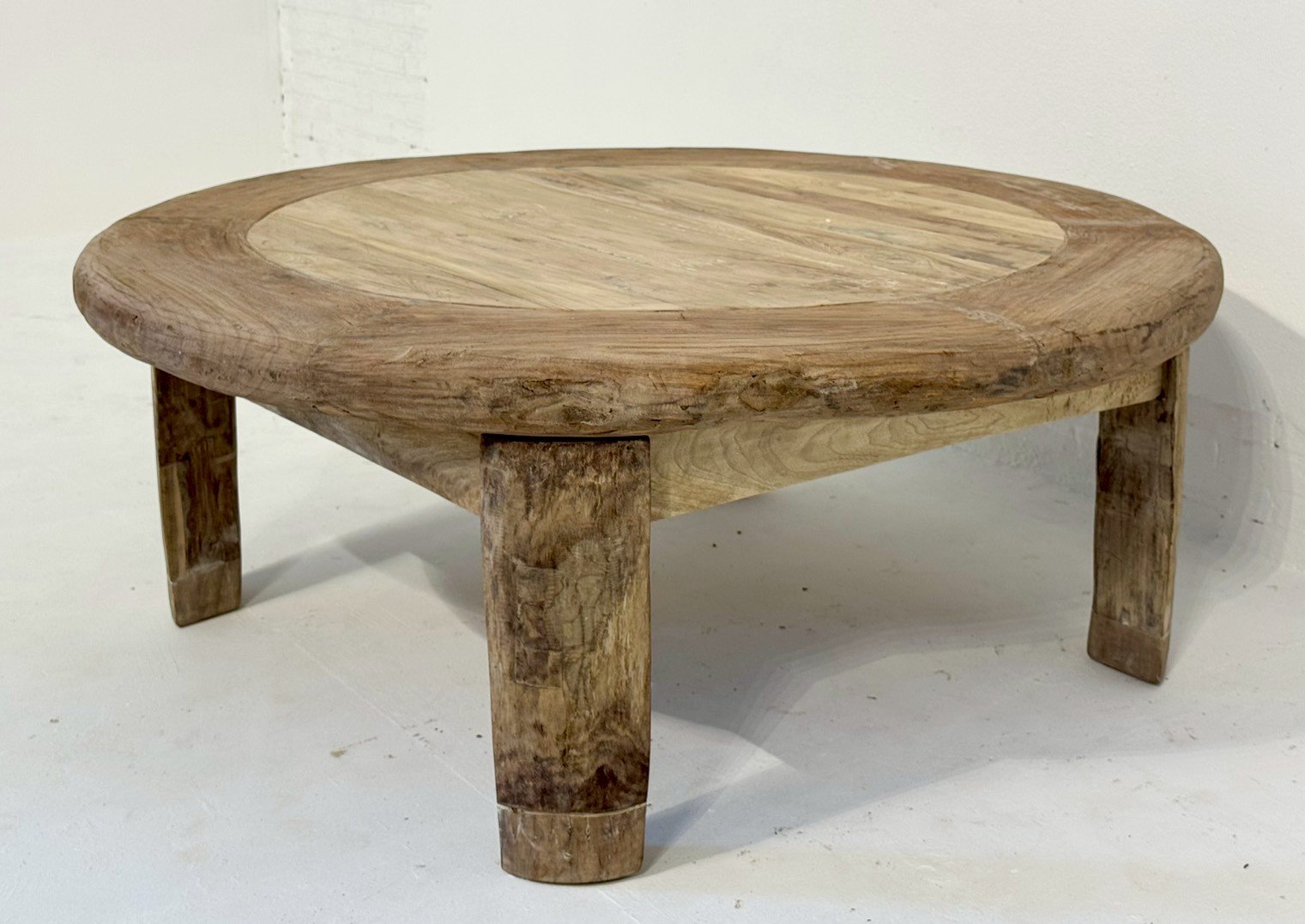 round coffee table