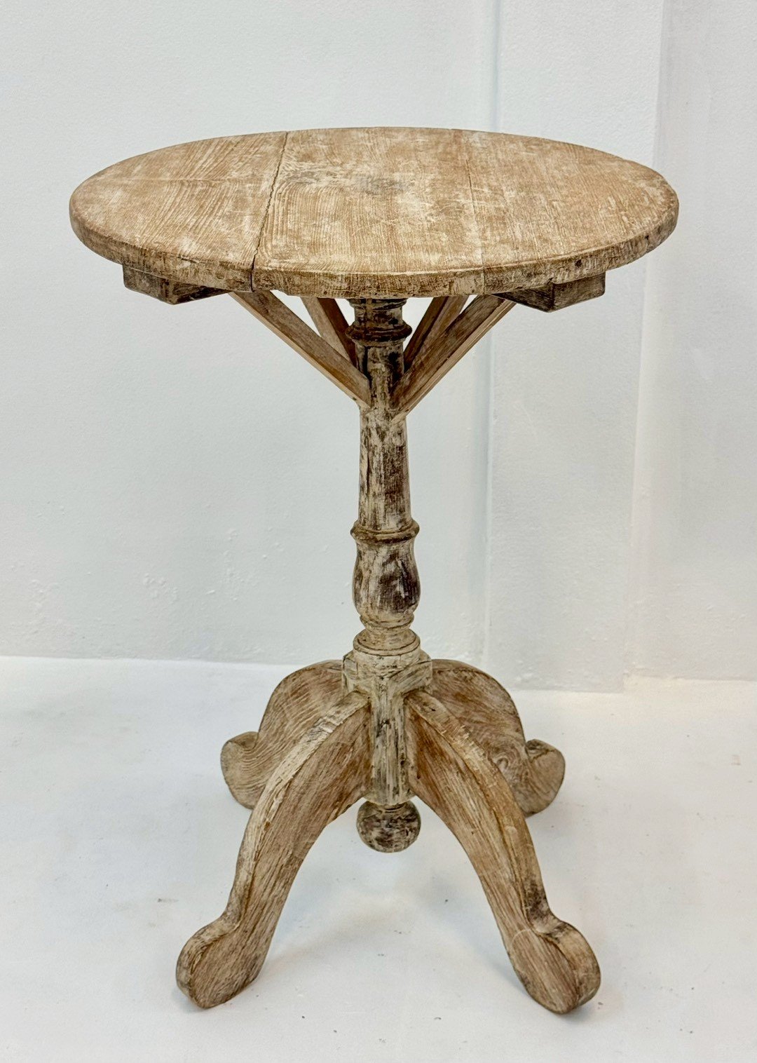  round side table 