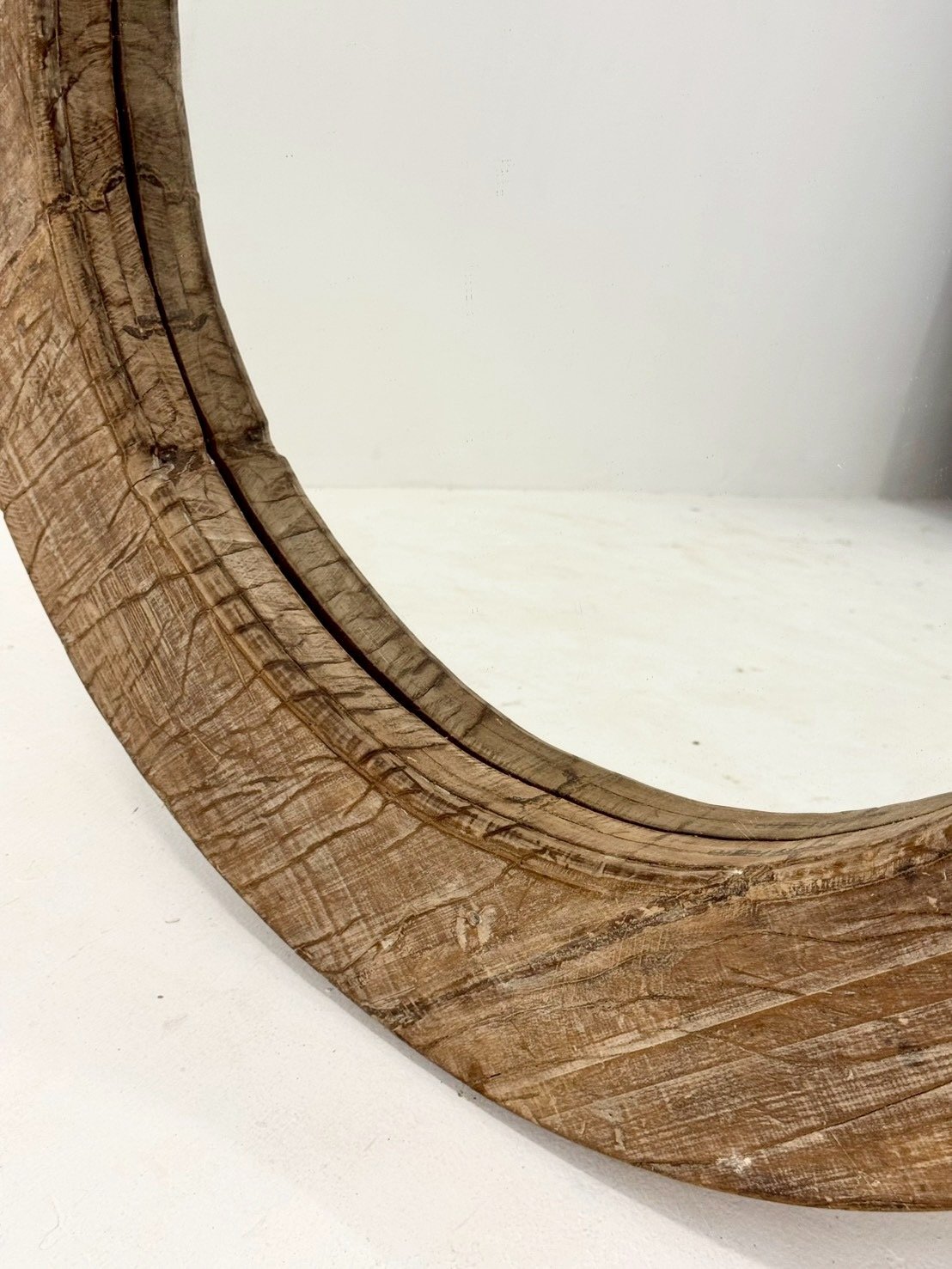 round wall mirrors