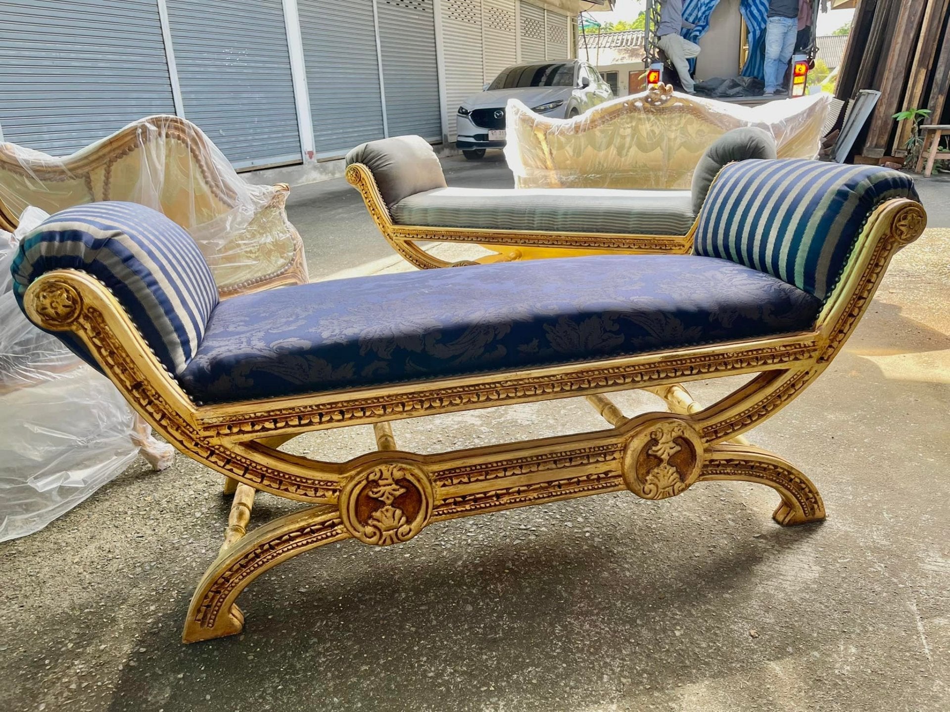 Sapphire Silk Carved Daybed – Luxury Bed Side Bench with Egyptian Hand-Carved Frame W152 x D57 x H63 cm. - RIVO HOMES