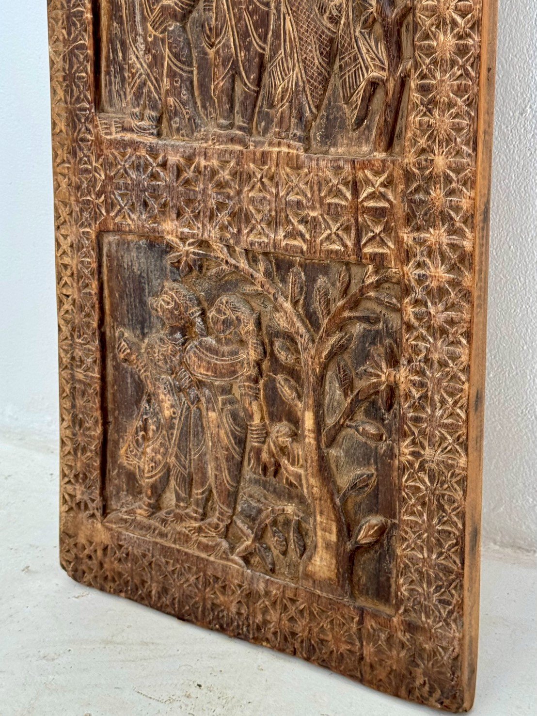Shilp Carved Wood Panel – Tall Wooden Panel with Traditional Hand-Carved Detail W43 x D3 x H120 cm - RIVO HOMES