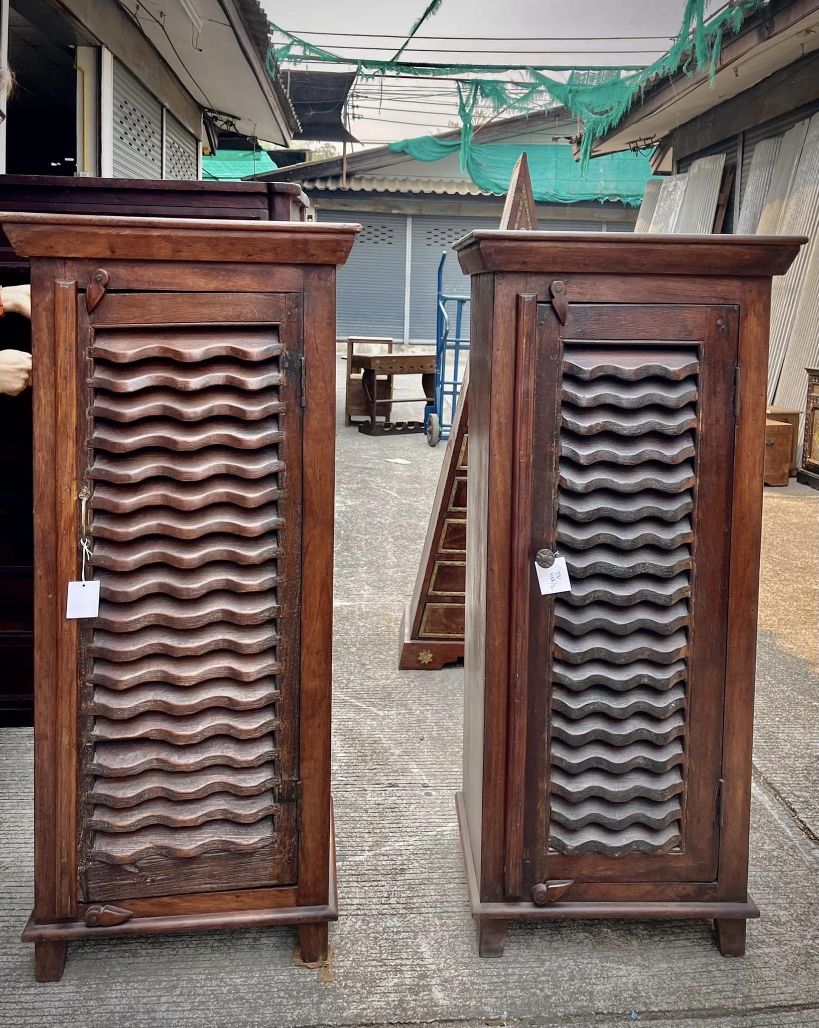 single door cabinet
