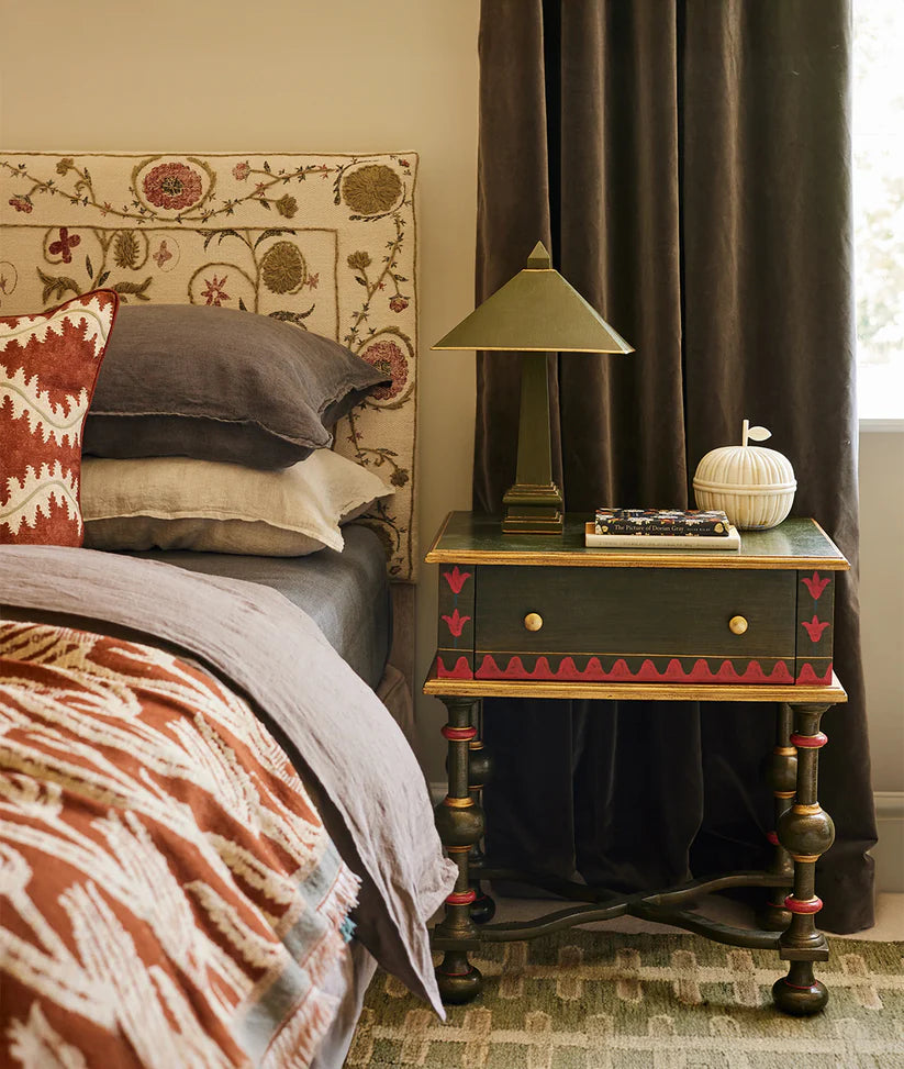 sirhana_Bed_Side