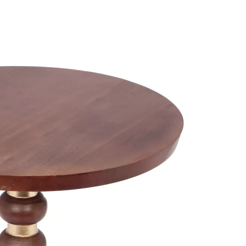 solid pedestal accent