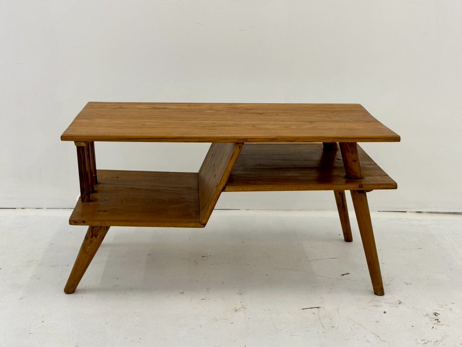 Split Level Tiered Coffee Table – Stylish Coffee Table with Dual-Level Surface W91 x D46 x H49 cm - RIVO HOMES