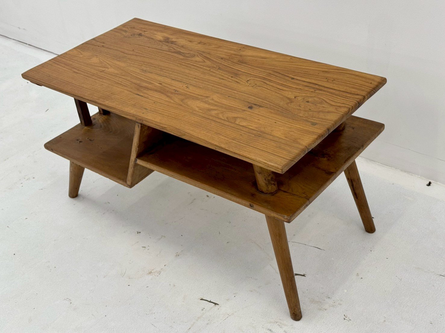 Split Level Tiered Coffee Table – Stylish Coffee Table with Dual-Level Surface W91 x D46 x H49 cm - RIVO HOMES