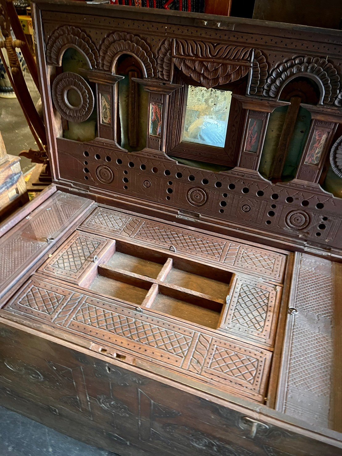 Storage Compartment Wooden Trunk – Jewelry Wooden Trunk with Brass Teak Inlay W76 x D41 x H44 cm - RIVO HOMES