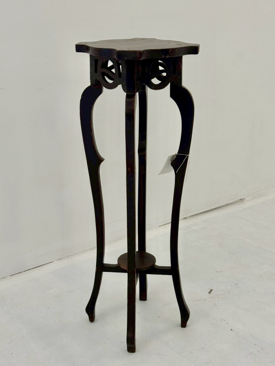 Tall Slender Side Table – Tall Side Table with Lower Shelf and Cabriole Legs W30 x D30 x H91 cm - RIVO HOMES