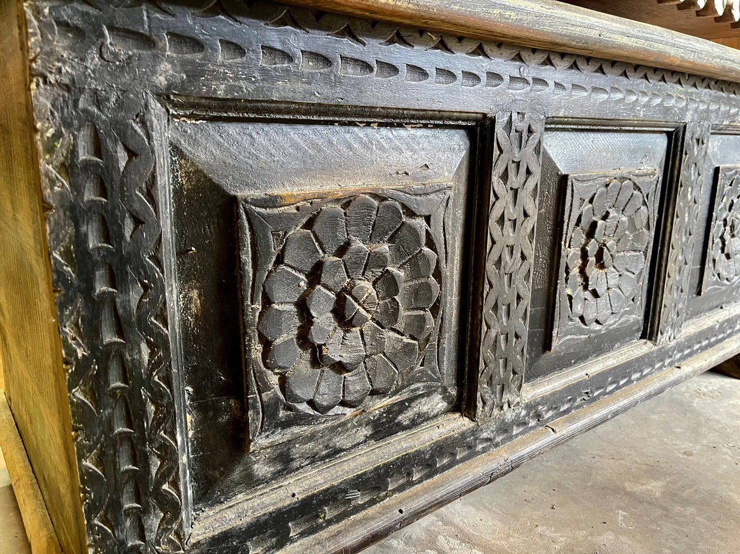 Three Panel Floral Carving Chest – Chest with Carving for Rustic Home Storage W123 x D51 x H54 cm. - RIVO HOMES