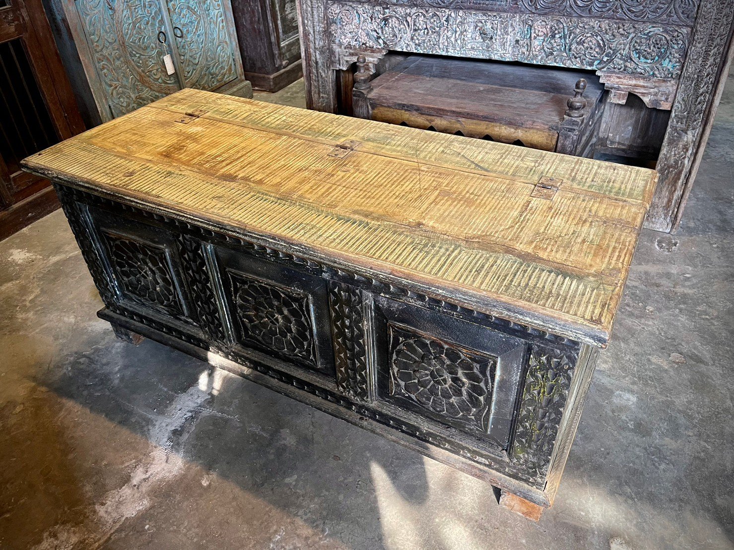 Three Panel Floral Carving Chest – Chest with Carving for Rustic Home Storage W123 x D51 x H54 cm. - RIVO HOMES
