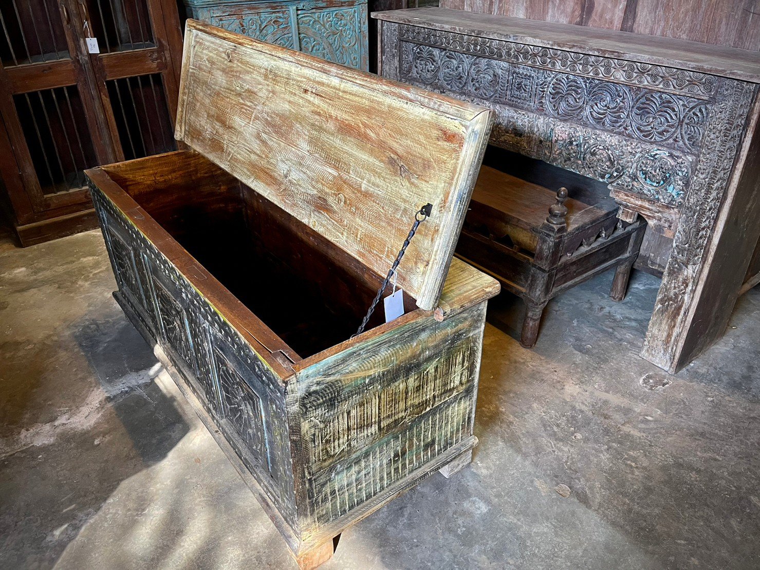 Three Panel Floral Carving Chest – Chest with Carving for Rustic Home Storage W123 x D51 x H54 cm. - RIVO HOMES