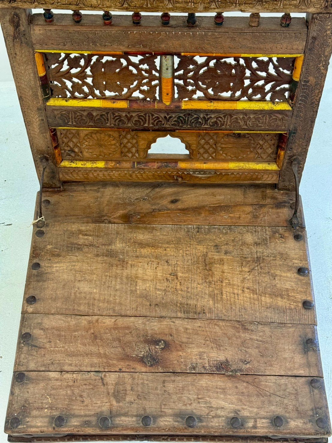 throne chair