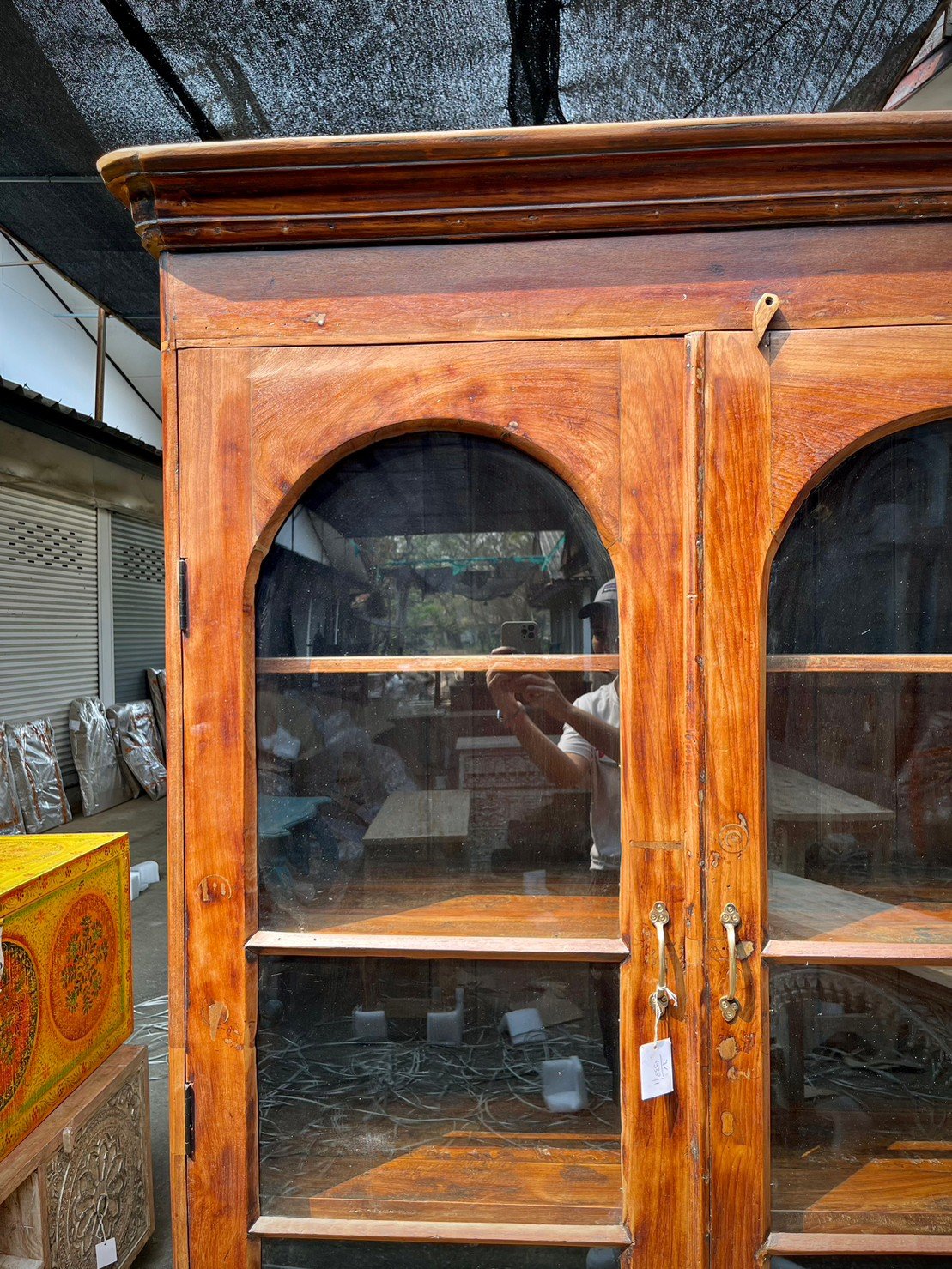 Twin-Arch Glass Cabinet – Glass Door Cabinet with Ornate Brass Hardware and Solid Wood W125 x D54 x H205 cm. Doors - RIVO HOMES