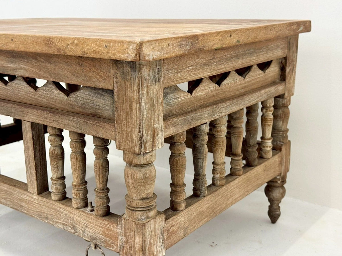 Vankun Heritage Coffee Table – Antique Style Table with Carved Spindle Detail W75 x D55 x H45 cm - RIVO HOMES