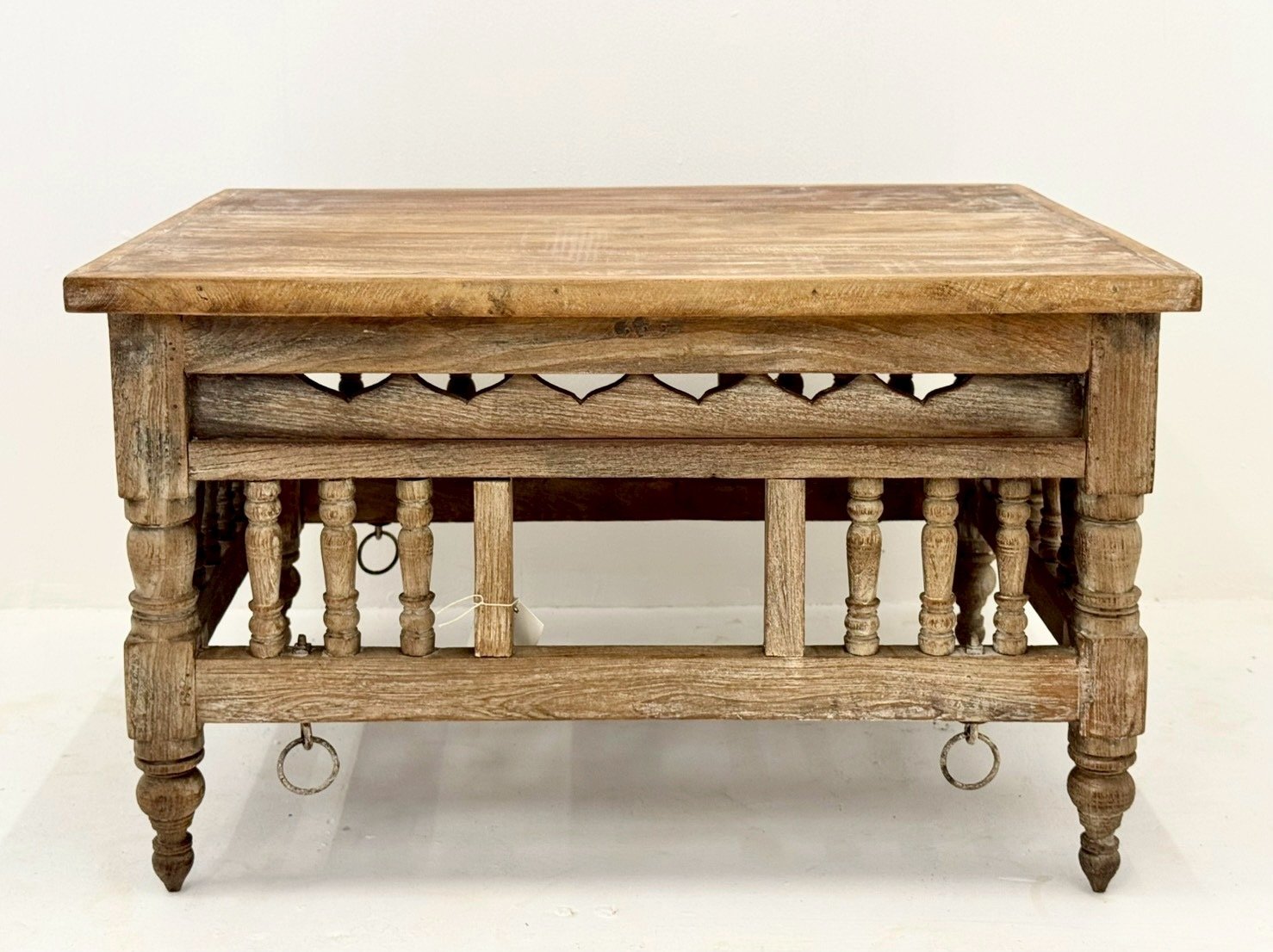 Vankun Heritage Coffee Table – Antique Style Table with Carved Spindle Detail W75 x D55 x H45 cm - RIVO HOMES