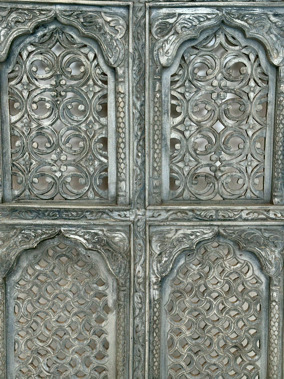 Window Grid Carved Panel – Large Wood Panel with Jharokha Style Arches W120 x D6 x H150 cm - RIVO HOMES