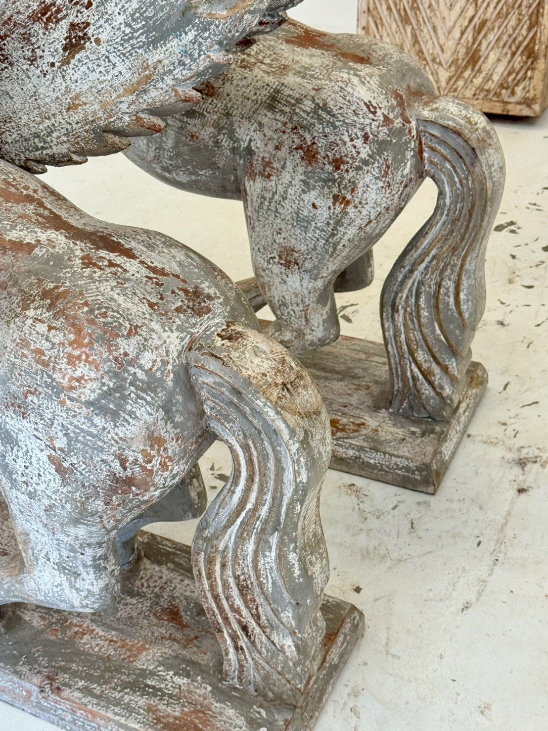 Wing Horse Hand Carved Statue – Pegasus Statue with Distressed Finish and Wooden Base W117 x D54 x H117 cm - RIVO HOMES