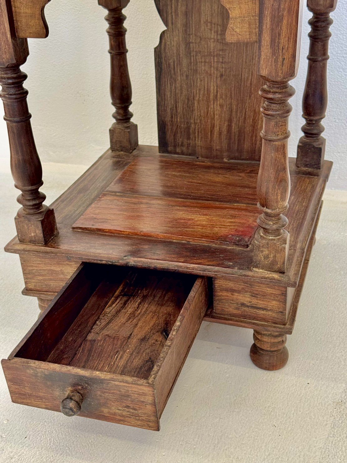 wood mandir