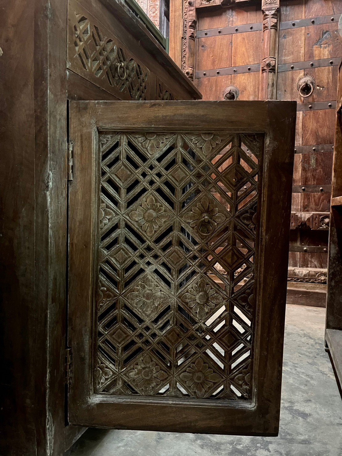 wooden drawers cabinet