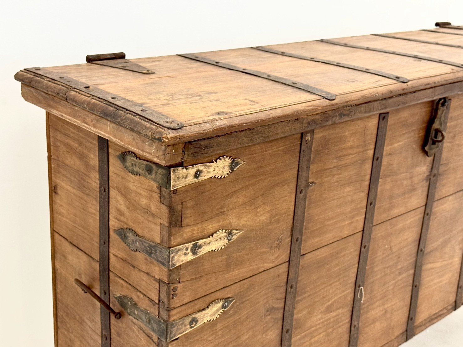  wooden storage boxs