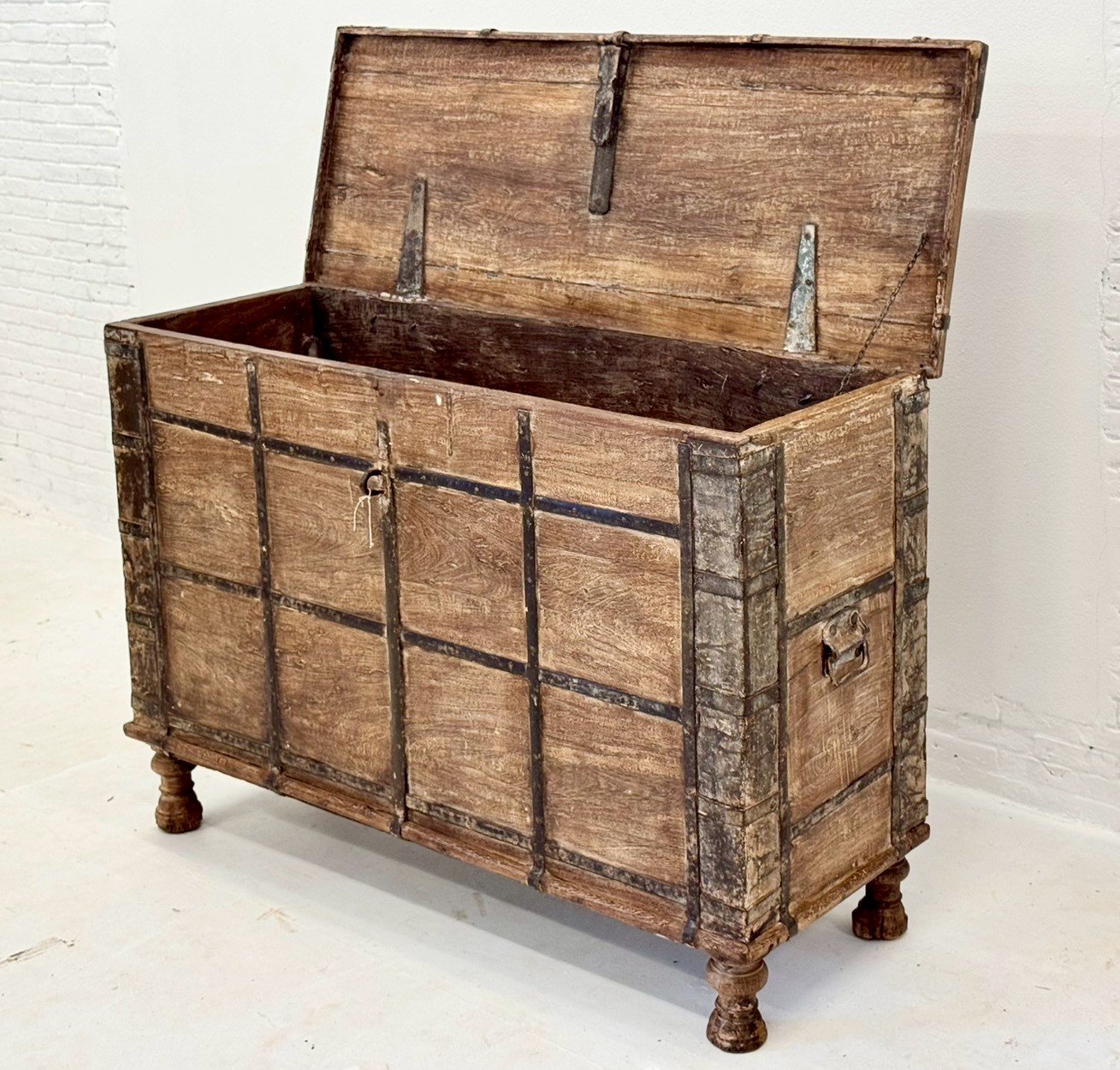 wooden trunk storages
